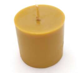 Beeswax candle, thick low cylinder 5.5 x 5.5 cm.