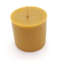 Beeswax candle, thick low cylinder 5.5 x 5.5 cm.