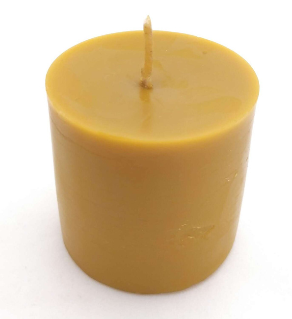 Beeswax candle, thick low cylinder 5.5 x 5.5 cm.