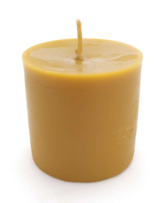 Beeswax candle, thick low cylinder 5.5 x 5.5 cm.